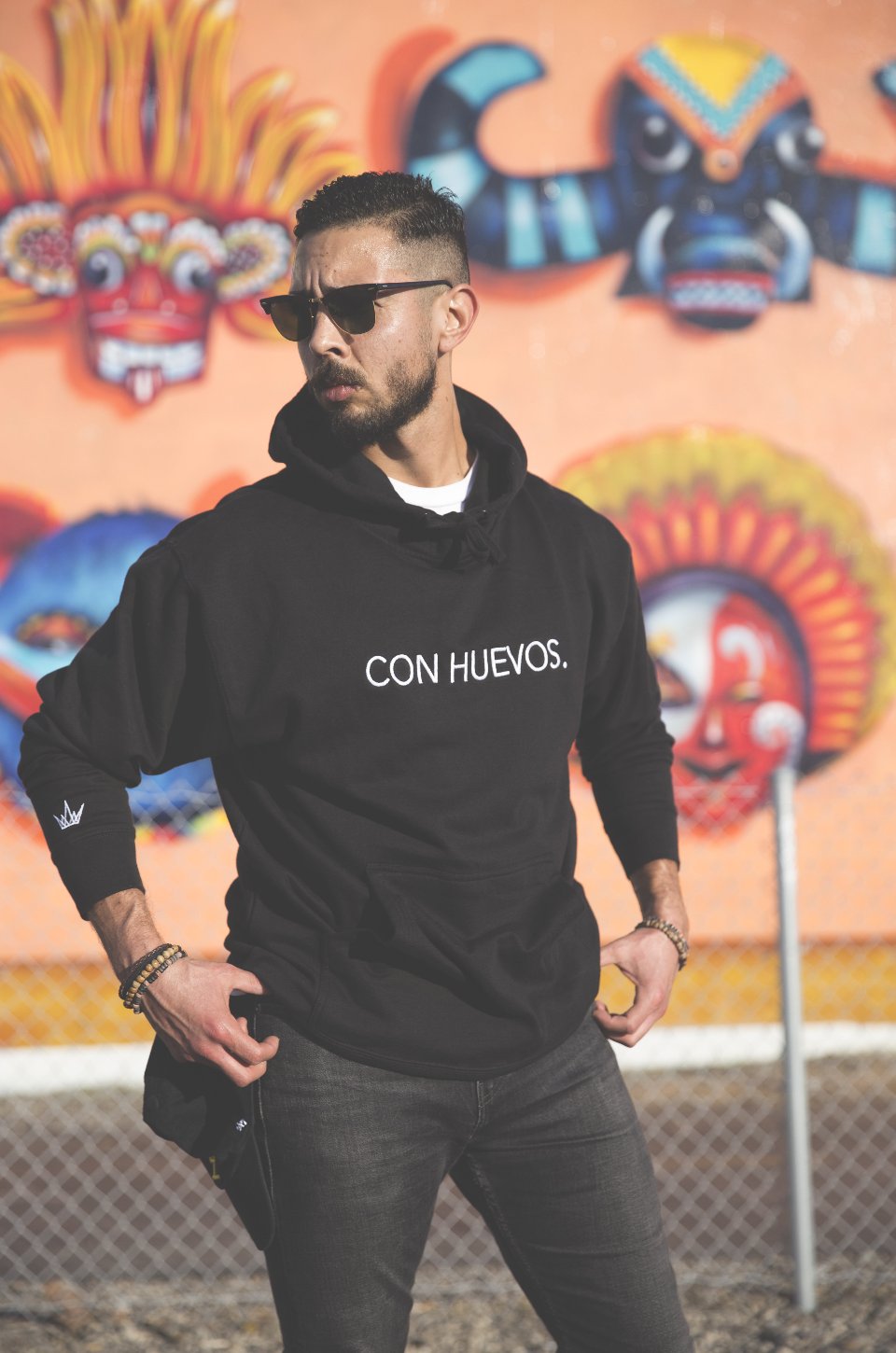 Con Huevos. Embroidered Hoodie Black