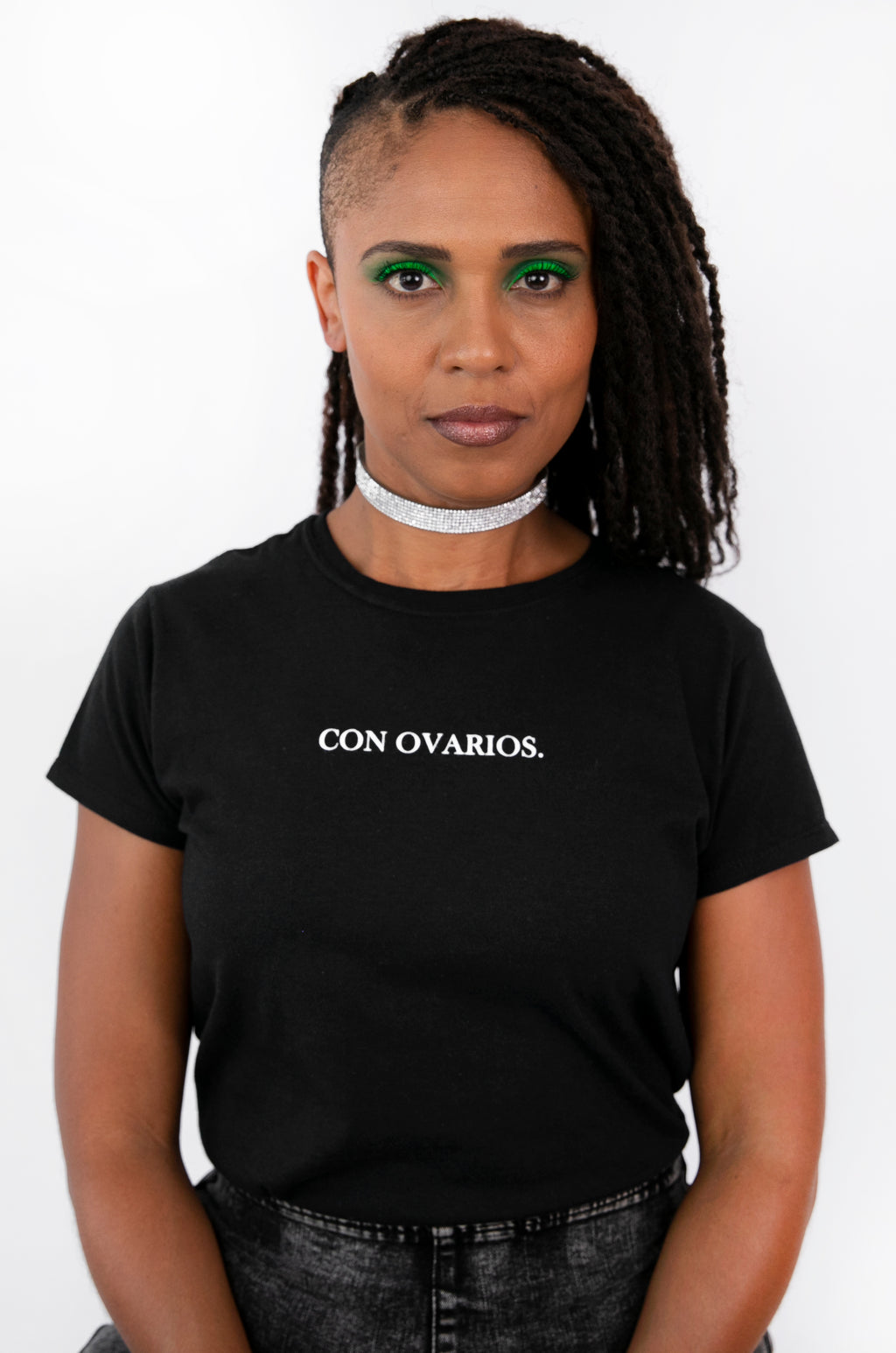 Classic Con Ovarios.™ T-Shirt in Black